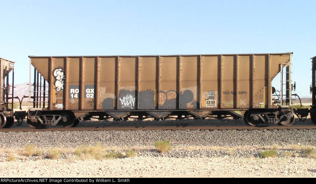 WB Unit Loaded Hooper Frt at Erie NV W-MdTrnSlv-Pshrs -125